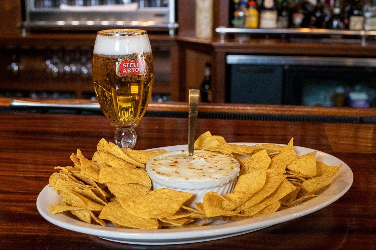Zannottis's tweet photo. Name a better duo, I’ll wait...
•
Our special this week is Stella and our spinach artichoke dip. Get 10% off when you order the pair, see you at 4! https://t.co/VlaUcdRGmN