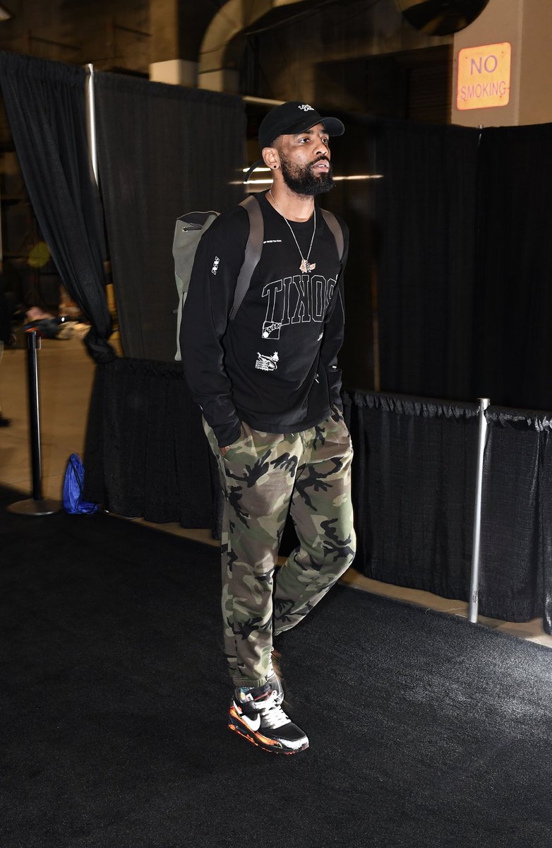 brkicks's tweet image. .@KyrieIrving arriving in some custom Off-White x Nike Air Max 90s tonight. 👀