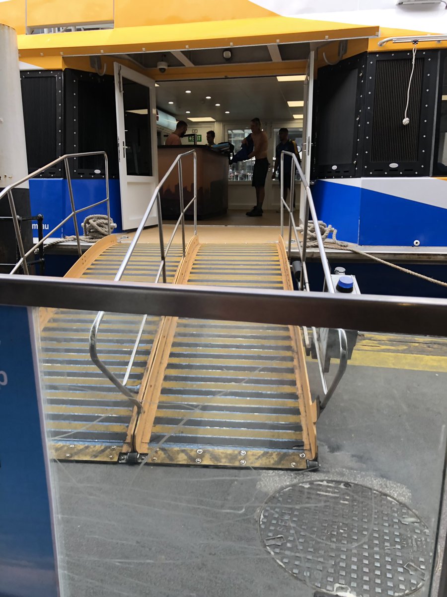 RSL678's tweet photo. Seriously @manlyfastferry get your shit together. @NRMA just pay them what they deserve. Never had problems like this before @NRMA took over https://t.co/KlwTFxlECP