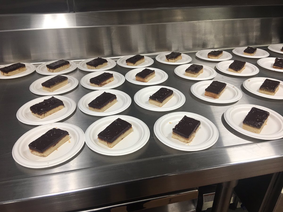 duarteusd's tweet photo. Thank you @chefjasonprince and our Duarte High School #CulinaryArts students for the sweet treat our @DuarteChamber (@MrLHaro) enjoyed during our Principal for a Day event! 😋 https://t.co/3xAhKvgwYy