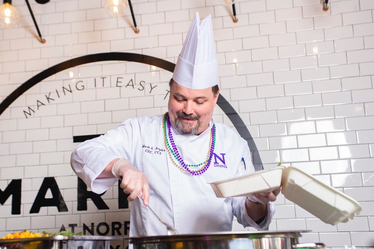 NU_Dining's tweet photo. Our Pop-Up Series, Fat Tuesday with Executive Chef Mark Angeles was a hit! Students enjoyed Mardi Gras inspired cuisine, curated by Chef Mark! Don’t miss out on our next Pop-up with Executive Chef Mark Angeles! #NUeats
#FatTuesday
#MardiGras
#PopUpSeries
#ChartwellsCentral https://t.co/lcft2M6iC4