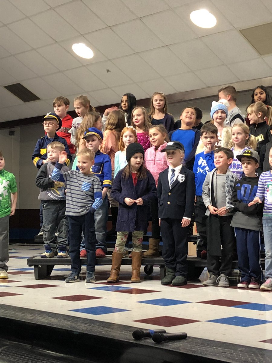 mrs_caudell's tweet photo. Great job at tonight’s showing of The Runaway Snowman! So proud of all your hard work! #JFBgrade2rocks https://t.co/M76Vmi2Y74