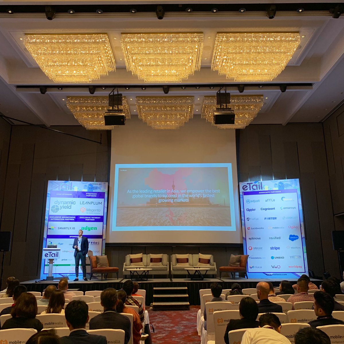 Dustin Jones of #Fung #Retailing Group discussing how to create retail brands to better embrace globalisation #eTailAsia #IneTail
