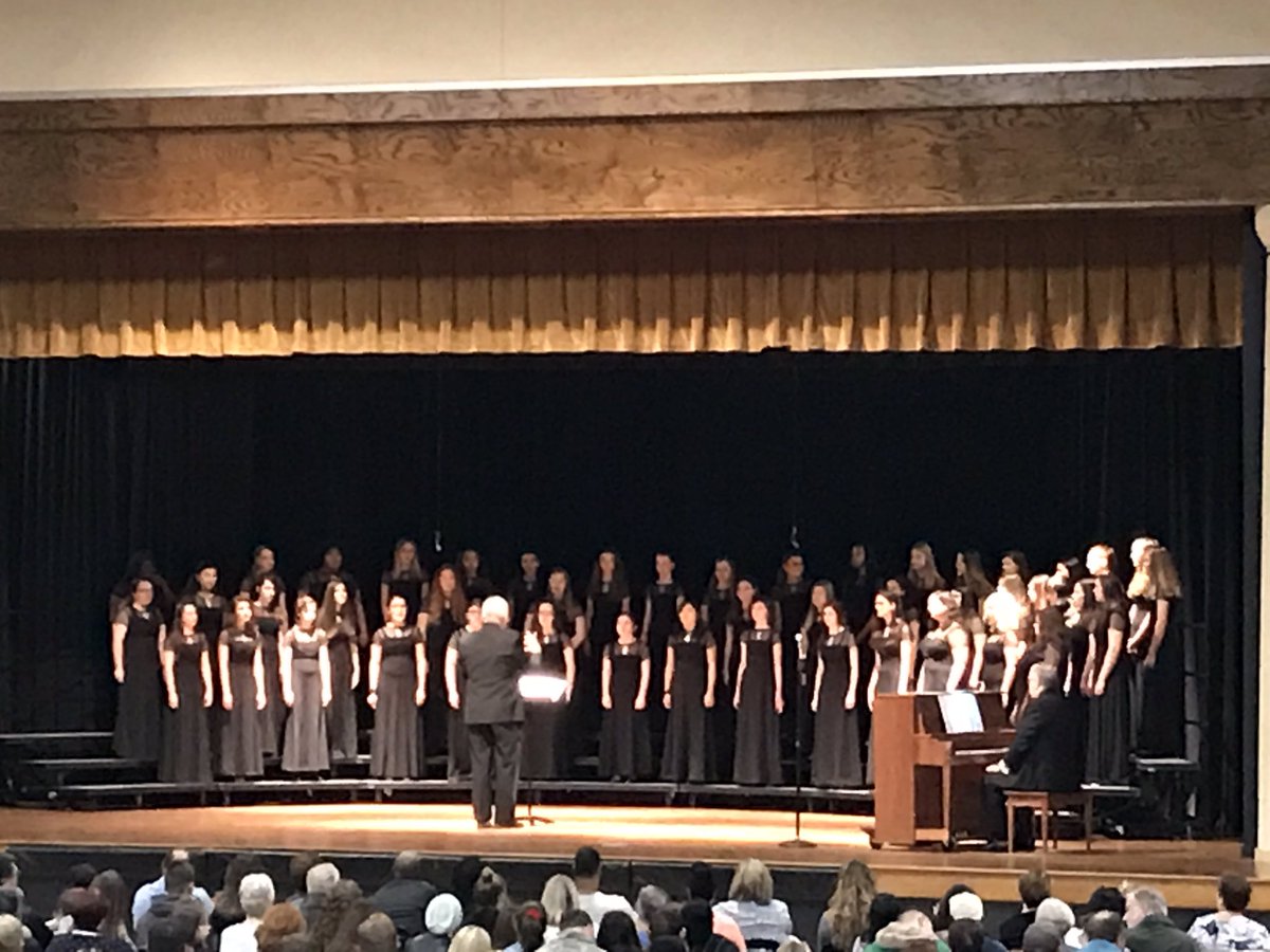 sagold's tweet photo. @RichmondHill_HS chorus sounded great tonight! Awesome job @chorusman_rh ⭐️🎶⭐️ https://t.co/NfOoGn83ka