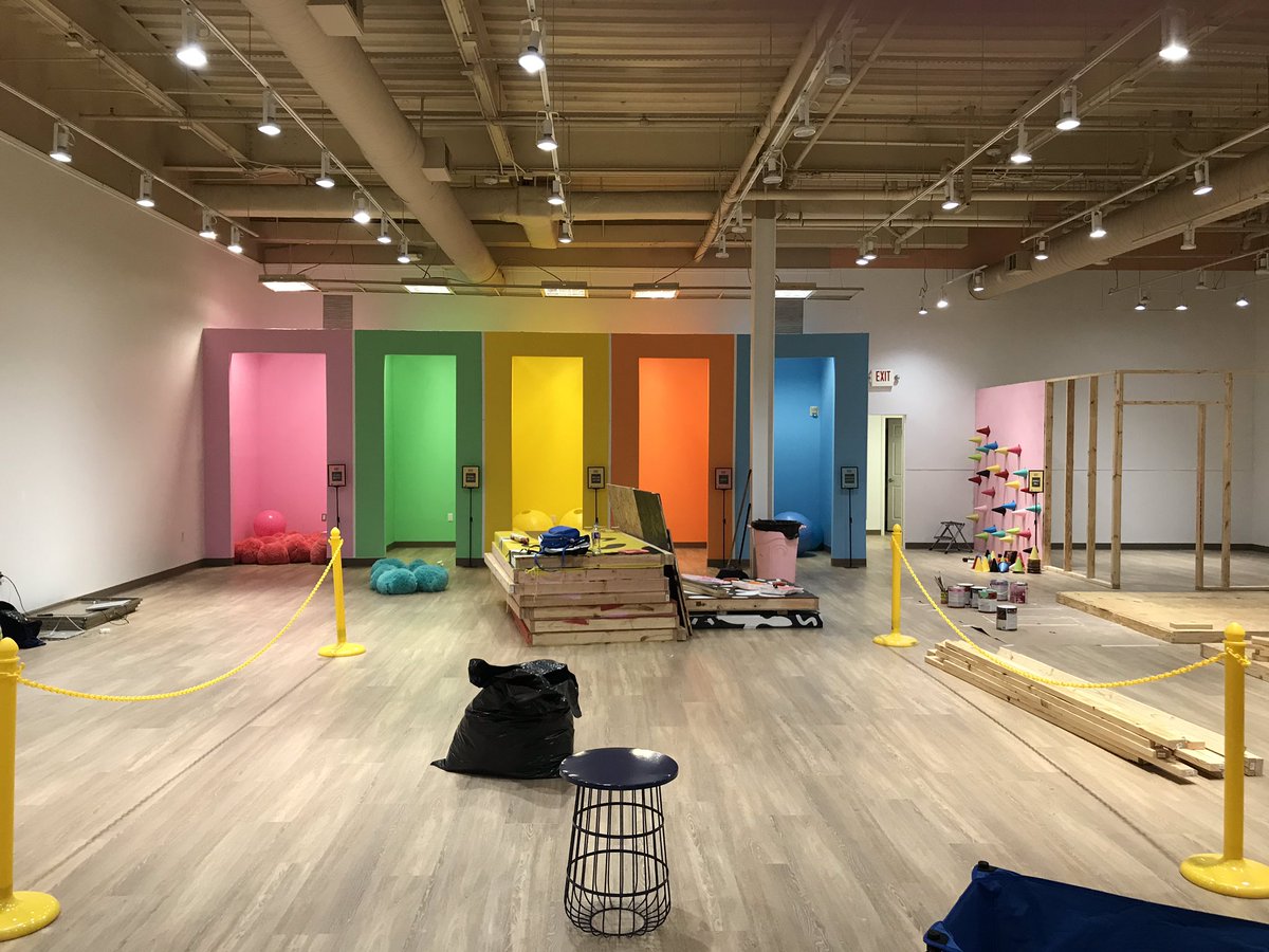 thewhimsyworld's tweet photo. Our #ArtBoss @TheShelbiNicole and team are hard at work creating 6+ new installations for our new @SLTownSquare location opening at #SLTXStudio on March 15th!! Get tickets to our Pink Carpet Grand Opening before they’re sold out at https://t.co/uPo61uoJ0I 🦠🐛#TheWhimsyWorld https://t.co/QvOZ4kxSJj