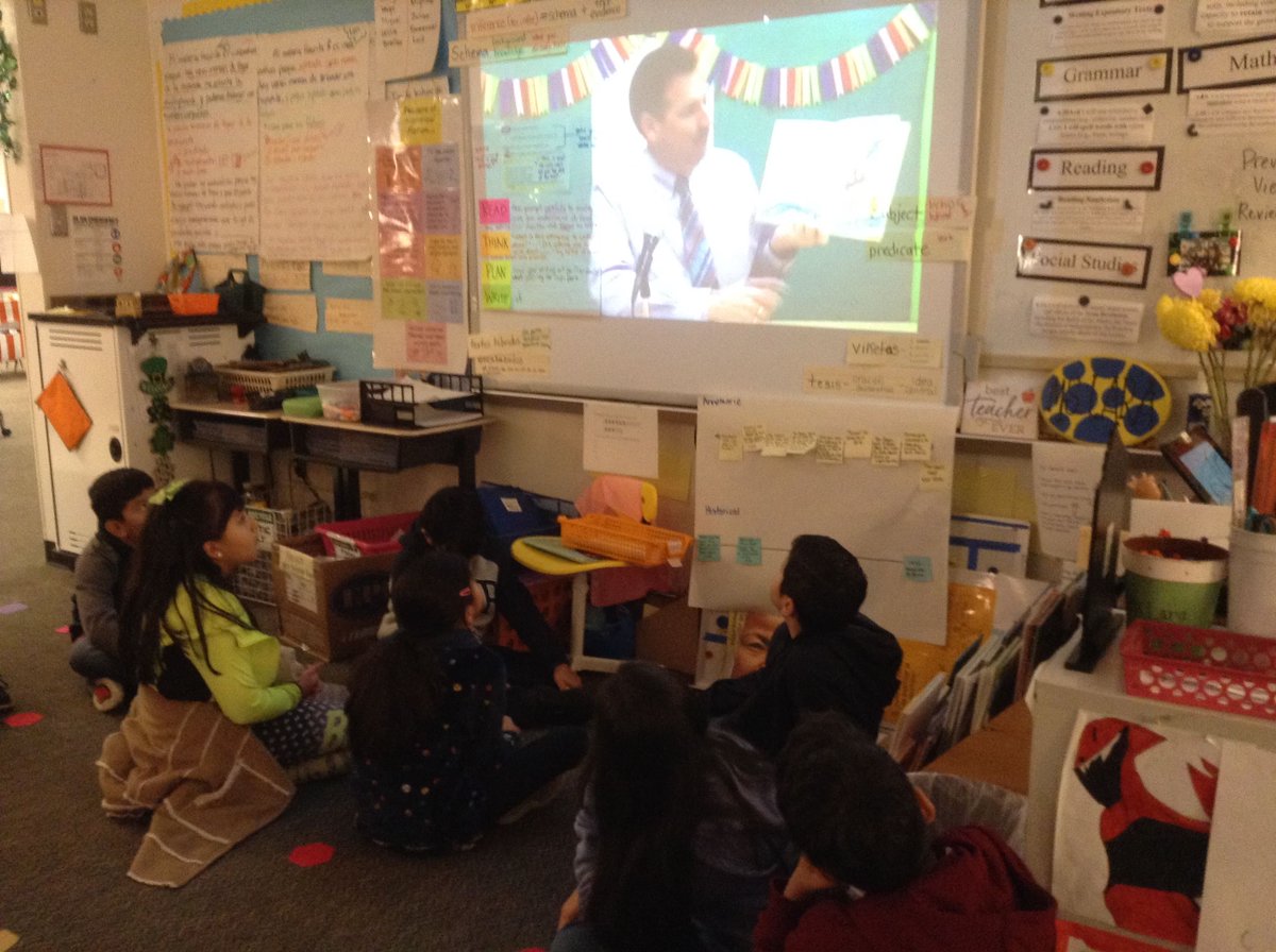 TCElara's tweet photo. Yesterday we kicked off #ReadAccrossAmericaWeek celebrating #GreenEggsandHam by wearing green! 📗 We also loved listening to Green Eggs read by our superintendent @ScottMuri ! #DrSeuss #SBISD #raa_sbisd @msrachelmarino https://t.co/jg8K9B0USK