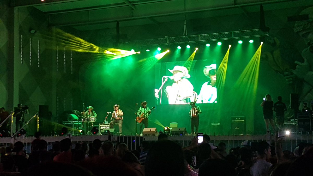 matiasadragna's tweet photo. Imágenes de el #CuartetoImperial @Freddytoro2Toro en el #Día3 del #Carvanal2019 en #Caseros @Municipalidad3F #Cumbia #Música #BuenosAires #Argentina https://t.co/wRoSdELvmD
