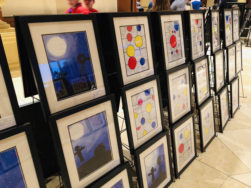 MPCSarts's tweet photo. A fantastic @rt Night with 500+ original works and sweet voices praising Jesus. Nothing better. Thanks to all in #MPCSVisualArt who worked on the gallery! https://t.co/fTWrcQN7ZF