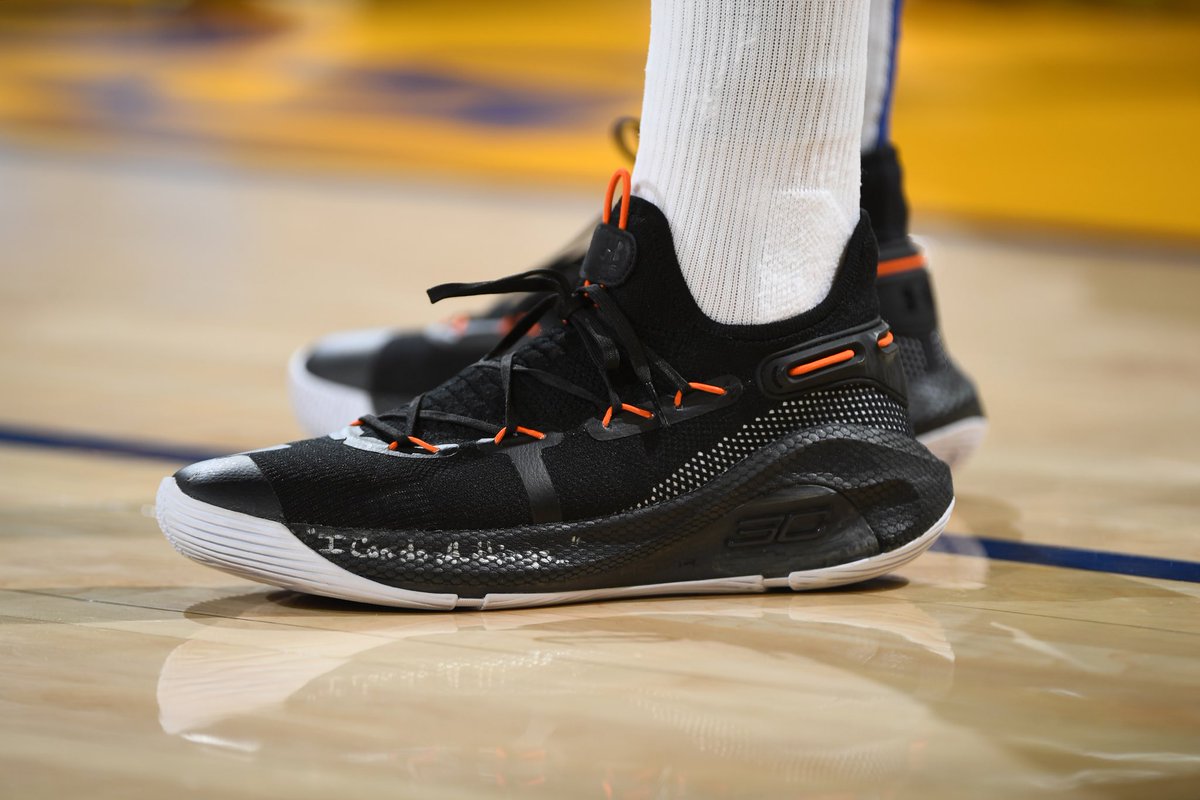 stephen curry wearing curry 6