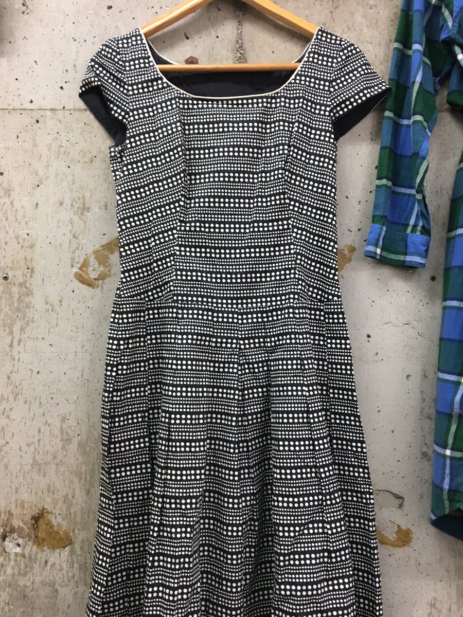 micmo_machida's tweet photo. 今日もたくさん入荷してます!
全品320円!!
#町田 #machida #古着 #MICMO #ミクモ #fashion #follow #followme #お洒落さんと繋がりたい #nice #used #安い #激安 #古着好き #古着女子 #古着男子 #コーデ #apuweiserriche #strawberryfieilds #lestrose #ワンピース https://t.co/uCZJWgknpB