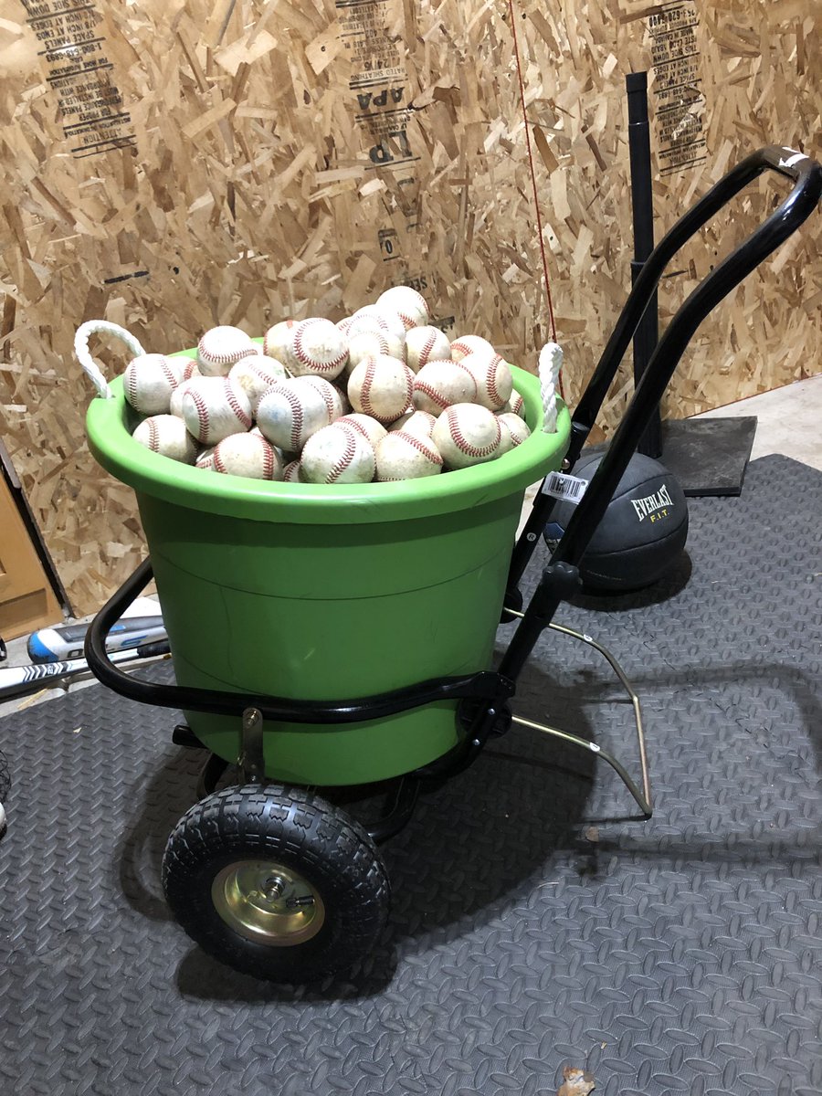 teamrook12's tweet image. Who knew they made carts for these buckets and didnt tell us? #newtoy #efficientpractice #formerplayersupset #bigtime #sinelaborenihil #itslatinmeansnothingwithoutwork @TCUSchloss