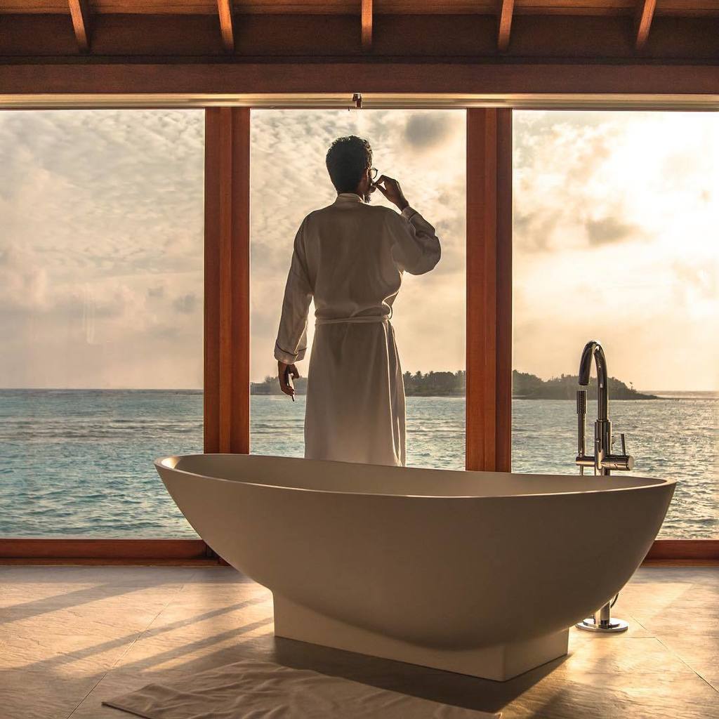 SpaOverdose's tweet image. I know it was #MCM yesterday and I don’t know who this is but I’m crushing on his relaxation style js 😍 ift.tt/2NLQyyL #Spa #Luxury #Organic