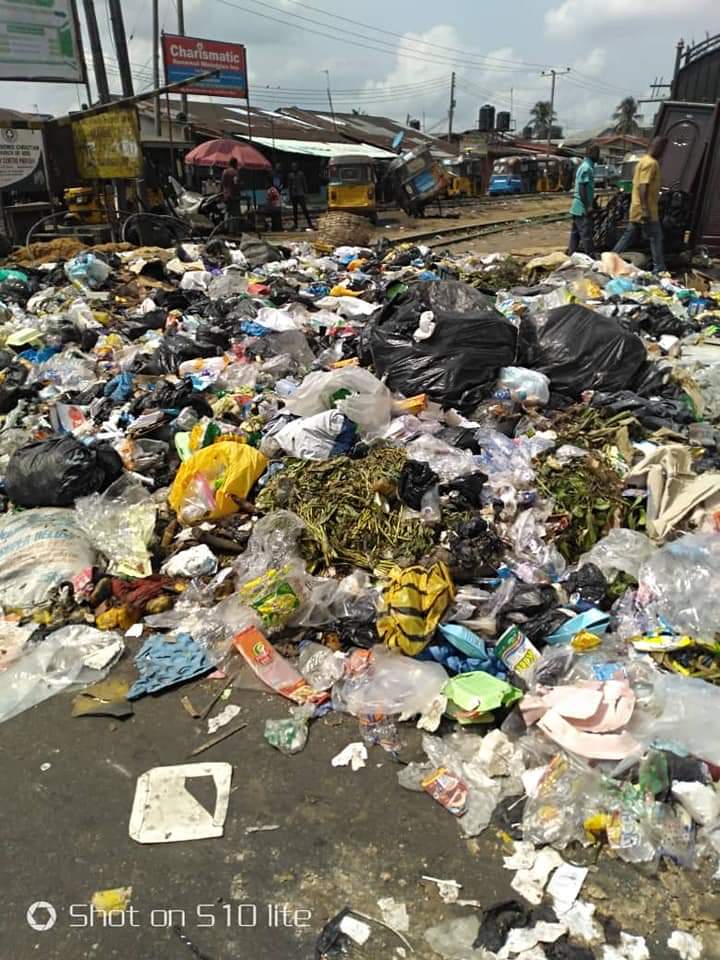 HWokocha's tweet image. This is what WIKE have Turned Our Garden City To 👇👇.. The fact that port harcourt is the 2nd dirtiest city in the world, after aba...
#WikeMustGo #operationKickWikeOut #ANewHopeForRivers   #PrayForAbonnema
#SaveRiversState 

Tueeeh... @DeeOneAyekooto @Laurestar @iameneji @
