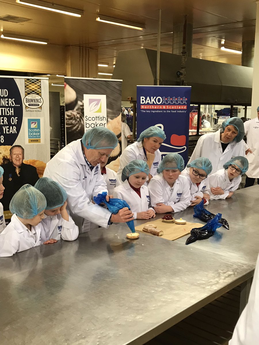 ScotBakerAwards's tweet image. John Gall from @BrowningsBakers shows our competitors how it’s done #ScottishBakerOfTheYear #bakingchallenge