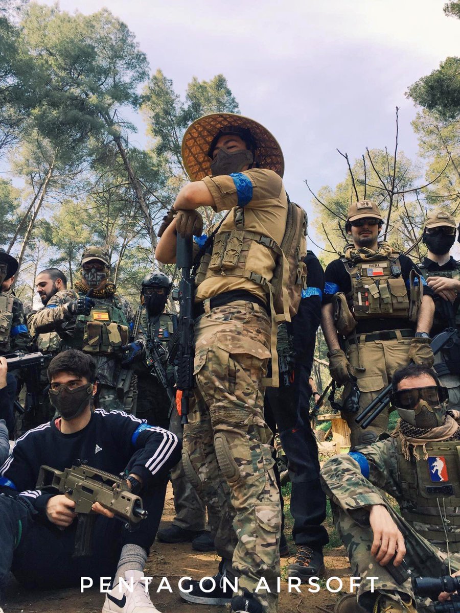 pentagonairsoft's tweet photo. Nos encanta cuando nuestros #airsofters vienen a #jugar con roles que dan pie a nuevas partidas. ¿Tienes alguno que te gustaría compartir con nosotros? 😃 ¡Te esperamos! Sábado y domingo ⏰ 8-13h. Apúntate 👉 bosque@pentagonairsoft.es. 
#airsoftbarcelona #teambuilding #estrategia https://t.co/ddYl6XpXAc