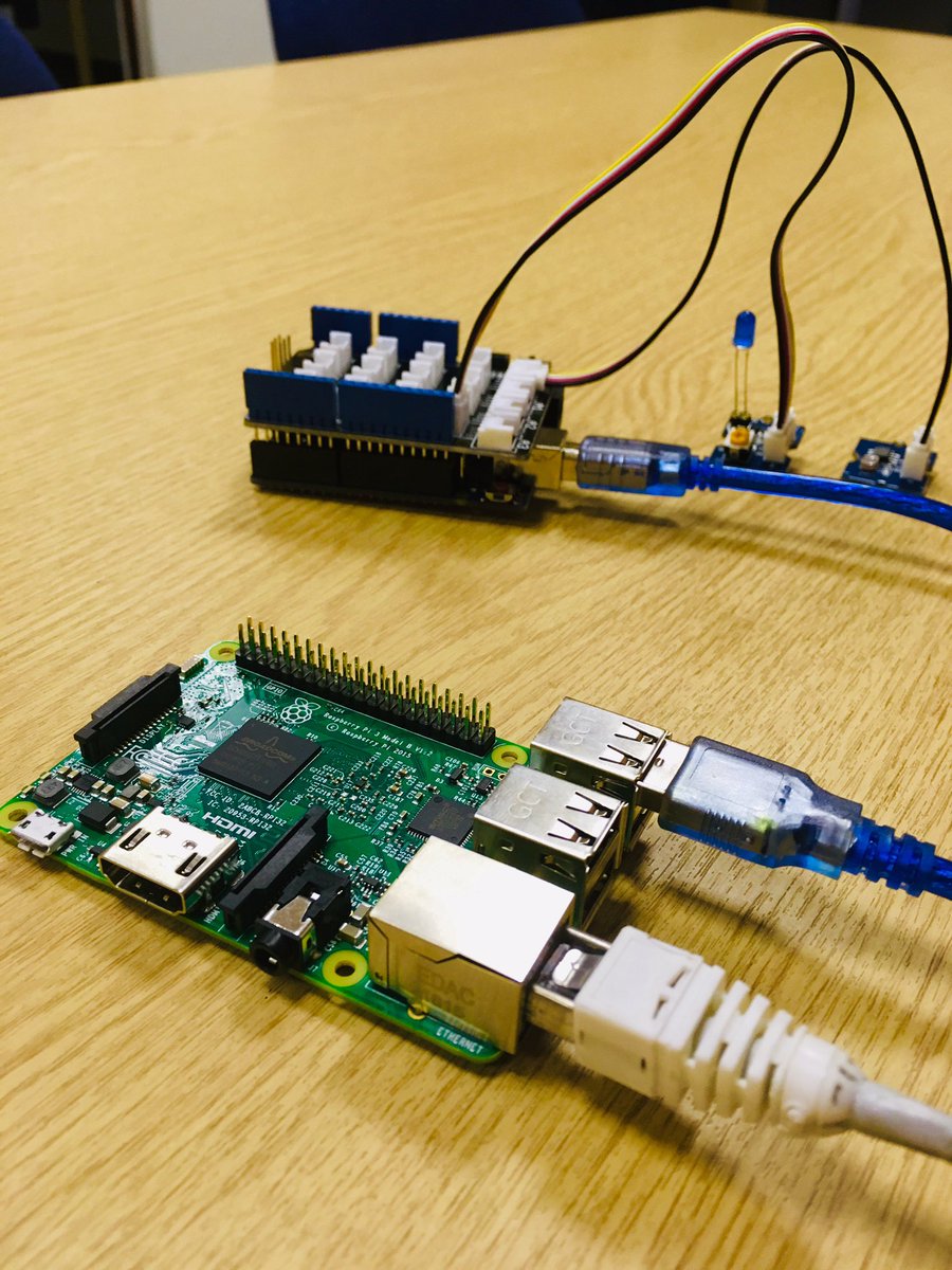 ChezBeckett's tweet photo. Full day for the MBA students from Exeter university at #IBMHursley seeing the #UKLabCampus and taking part in an Internet of Things workshop #RaspberryPi #LearnCodeConnect https://t.co/9vgquKjrQc