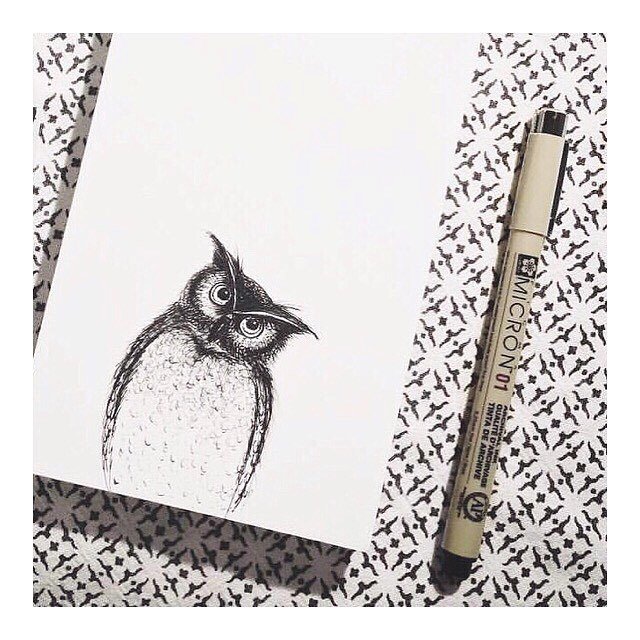 MadebyAnulka's tweet photo. #MarchMeetTheMaker : Tools &amp; materials 🖊 
Black pens, and more black pens. For some reason my style is usually countour based, more or less graphic, sometimes cartoon-ey.  I tried MANY pens, but my favourite for some time now are Sakura Micron Pigma.… https://t.co/riauOCfeN6 https://t.co/0CTuWGSUBU