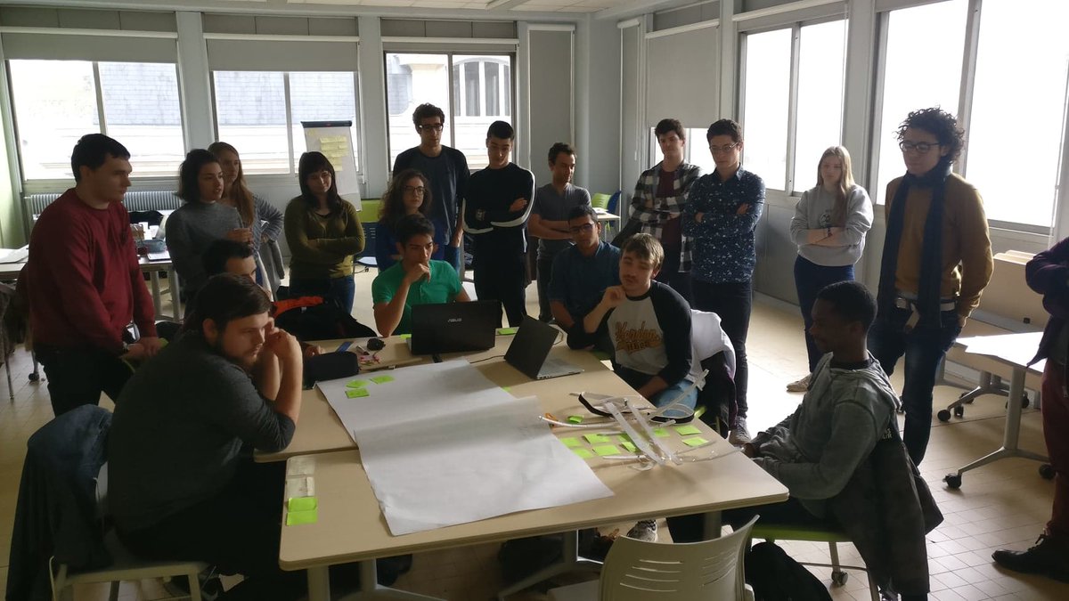 #DynamoDays Tour des Tables:
#Défi_1: Concevoir un corset orthopédique en innovant sur les matériaux et la forme. 

La contrainte: Conserver un bon maintien rachidien contre l'évolution d'une scoliose, tout en offrant plus de degrés de liberté dans les mouvements du patient.