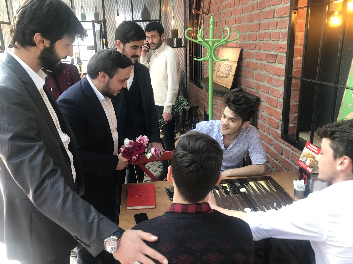 ErbaaAk's tweet photo. Genel Merkez MKYK üyesi üniversite birimler başkanımız Sn. Sinan ŞAHİN, İl Başkanımız Sn. Mesut AKTÜRK’ün katılımlarıyla, esnaf gezisi yaptık, akabinde gençler buluşuyor toplantımızda soru cevap şeklinde günümüzü doldurduk. 
@AKGenclikGM 
@sinansahin99 @abuyukgumus https://t.co/DjsYRJVHzK