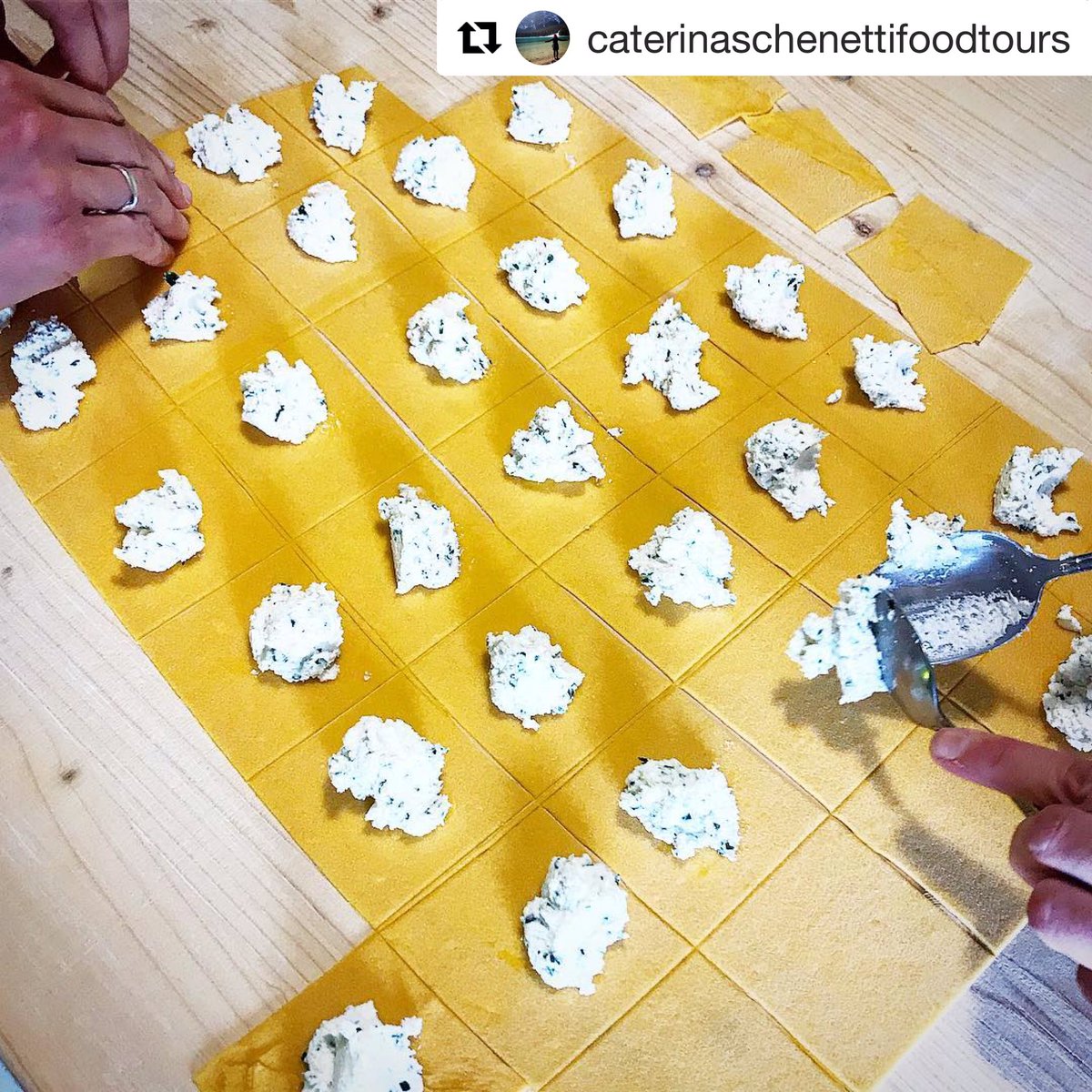 Erfood_official's tweet photo. Repost caterinaschenettifoodtours
Mama, sister, nonna cooking class!
#cookingclass #localcooking #modena #pastafresca #homesecrets #foodtour #tradition #tortelloni #tortellini #emiliafoodlovers #emilia #foodofinstagram #food #foodphotography https://t.co/G7OjXLbY5B
