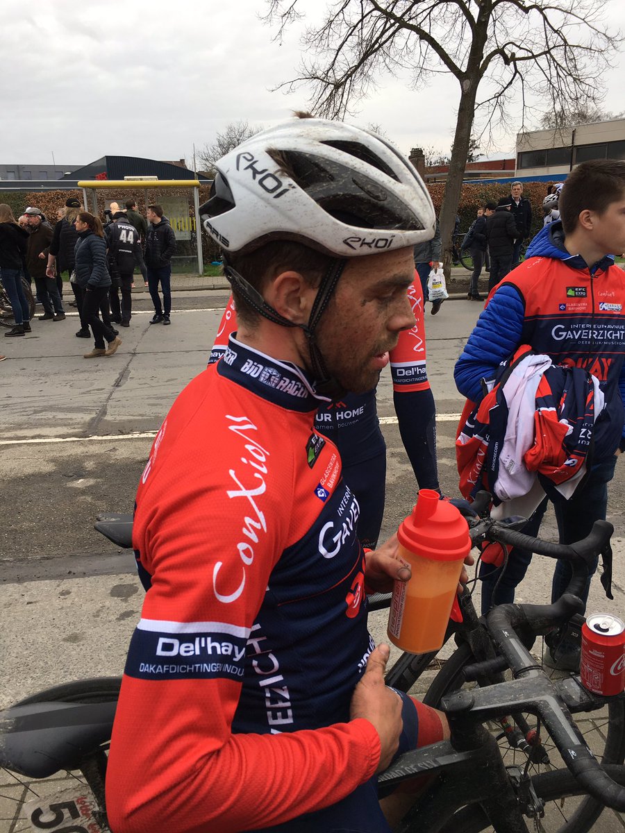 sharpready's tweet image. @wannesdebuysere werd zondag 39/149 te #BrusselOpwijk na 2 #valpartijen @johnrossclauw werd 8/111 en nam voor de 3° keer op rij de sprint vd achtervolgers voor zijn rekening #SharpReady 💪👏