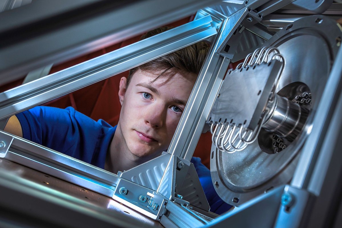 RutherfordApLab's tweet photo. Our advanced #engineering apprenticeships are now open for applications. This includes #electronic, #electrical and #mechanical apprenticeship #opportunities. Apply now: https://t.co/6RRI8PFKN2 #NAW2019 #STFCApprentice #workinSTEM #BlazeATrail #FireItUp https://t.co/kdxmLTl1Pf