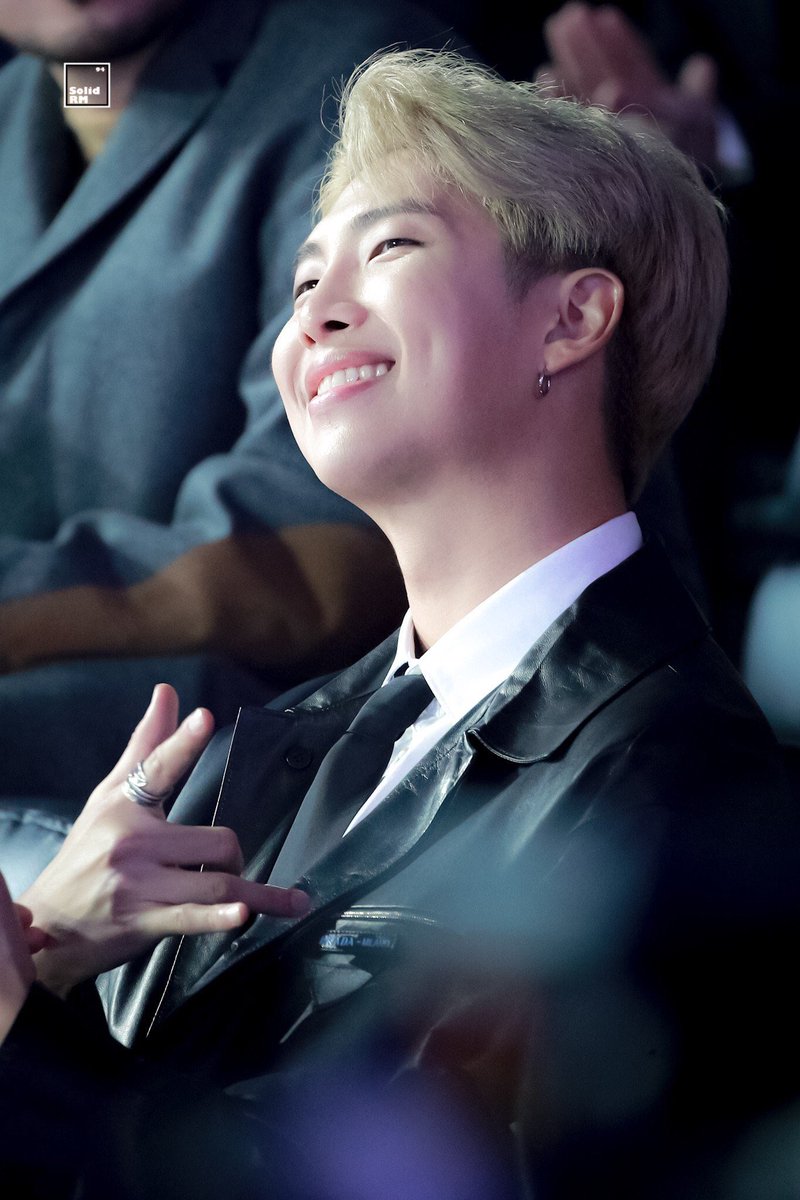 RMPICS_twt's tweet photo. 181106 #BTSatMGA @BTS_twt 
📸 SOLID_RM #RM 😍😍😍😍 https://t.co/nuBe4Z6rP6