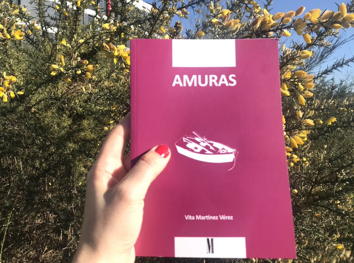 diana_pastoriza's tweet photo. Words in Books: Amuras de @VitaMartinezV https://t.co/MTCfIXyTH3 #palabrasdamanaocorazon #poesia #amuras https://t.co/tMSBqvmHIx