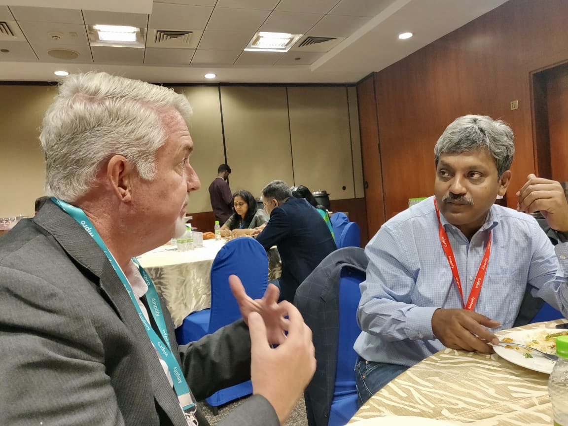 dhinchcliffe's tweet photo. Had a terrific and wide ranging lunch today with @raja1847, #CIO of @Wipro, about his journey in creating a next-generation of #employeeexperience in their organization. Vision:
- Simplify
- #Collaboration
- Self-service
#digitalworkplace #digitaltransformation #WDC2019 #Amplify https://t.co/lPI4MANSAT