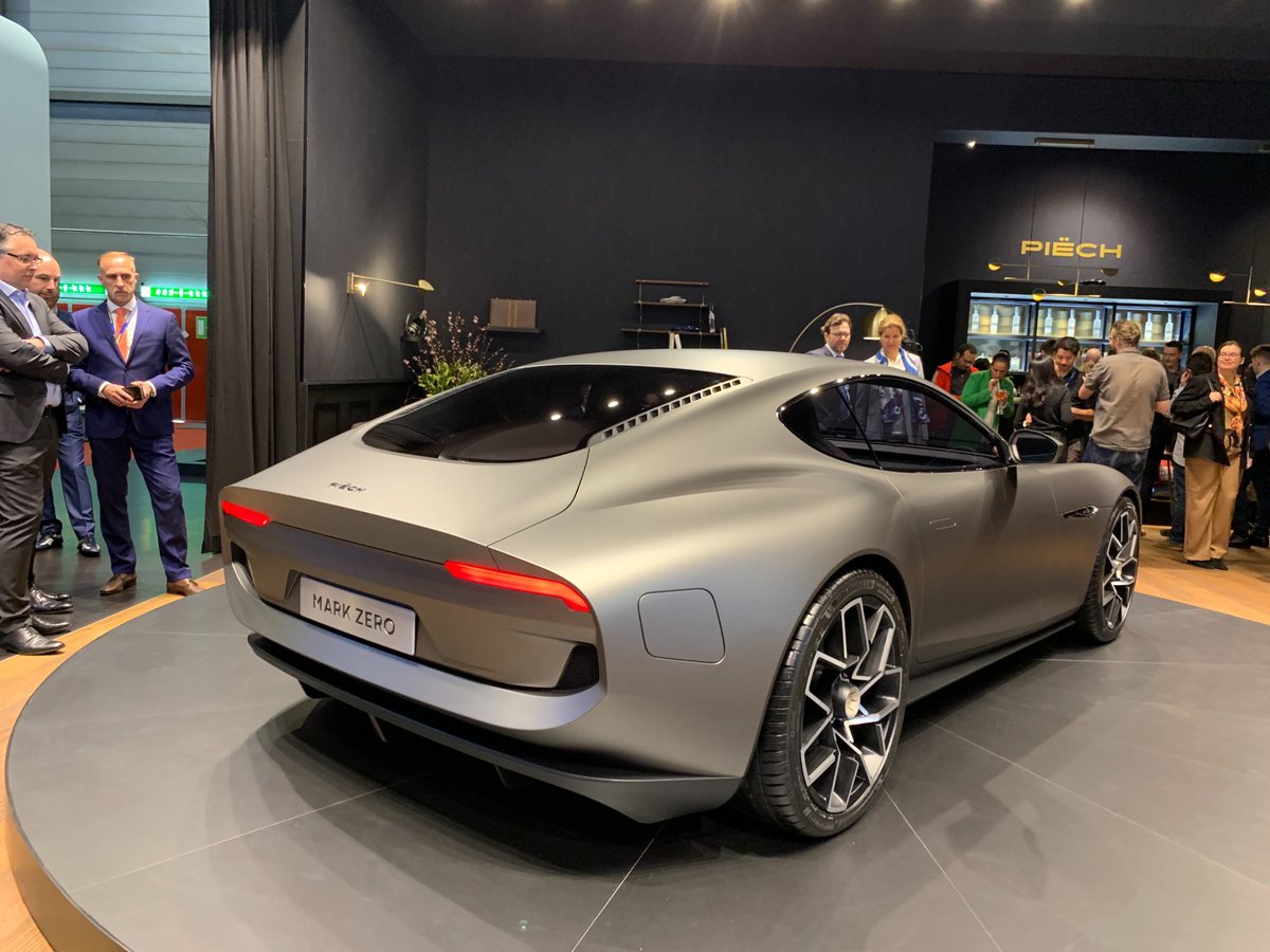 AUTOMOTIVPRESS's tweet photo. Voici la #MarkZero de @piechautomotive, coupé électrique au joli design. Nous sommes plus sceptiques sur les énormes batteries refroidies par air (idem Tesla Roadster Mk1) et la répartition des masses : moteur 150 kW, 500 km autonomie poids 1,8T, 0 à 100 km/h 3,2 sec. @GimsSwiss https://t.co/Xg0fEvwff9