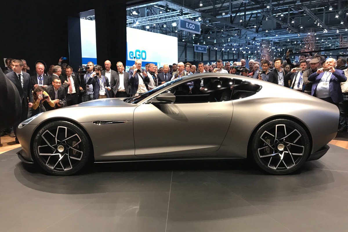 AUTOMOTIVPRESS's tweet photo. Voici la #MarkZero de @piechautomotive, coupé électrique au joli design. Nous sommes plus sceptiques sur les énormes batteries refroidies par air (idem Tesla Roadster Mk1) et la répartition des masses : moteur 150 kW, 500 km autonomie poids 1,8T, 0 à 100 km/h 3,2 sec. @GimsSwiss https://t.co/Xg0fEvwff9
