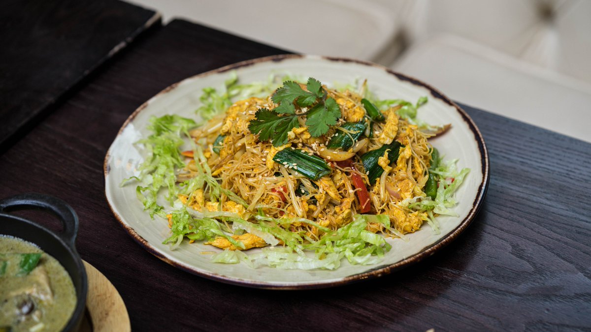 Already thinking about lunch? 🤔How about Pad Thai? 😍🍴😋⁣

#padthai #foodie #London #restaurants #londonrestaurants #northlondon #camden #camdentown #lovefood #londoneats #camdening