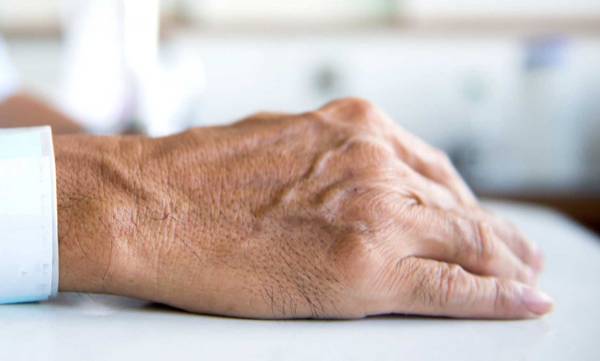 mbnewsindia's tweet image. യൂണീഫോം ധരിക്കാത്തത് ചോദ്യം ചെയ്ത അധ്യാപകനെ വിദ്യാര്‍ത്ഥി തല്ലി; അധ്യാപകന്‍ ആശുപത്രിയില്‍, വിദ്യാര്‍ത്ഥി പോലീസ് കസ്റ്റഡിയില്‍
malayalambreakingnews.com/category/busin…
#kerala #kumali #studentattack