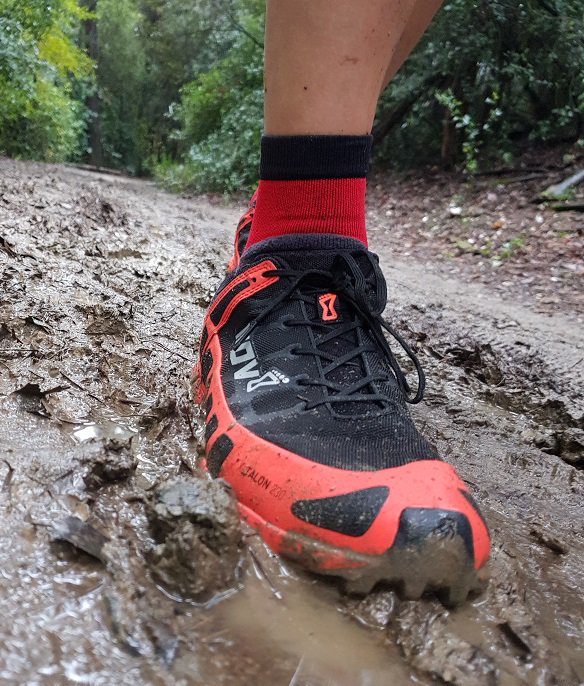 inov8_ESP's tweet photo. "La @inov_8 X-TALON 230 es una zapatilla para correr, muy rápido, por montaña cuando las cosas se ponen difíciles". Vía @equipatetrailru.
➕ INFO ▶: https://t.co/m8KXKxGDzz
#GetAGrip #XTalon #Grip
📷: @equipatetrailru https://t.co/KATaoHVN0I