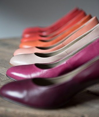 New Kettlewell Colours Clothing, Noe Shoes and Amanda's Accessories Event! conta.cc/2DBxvT2