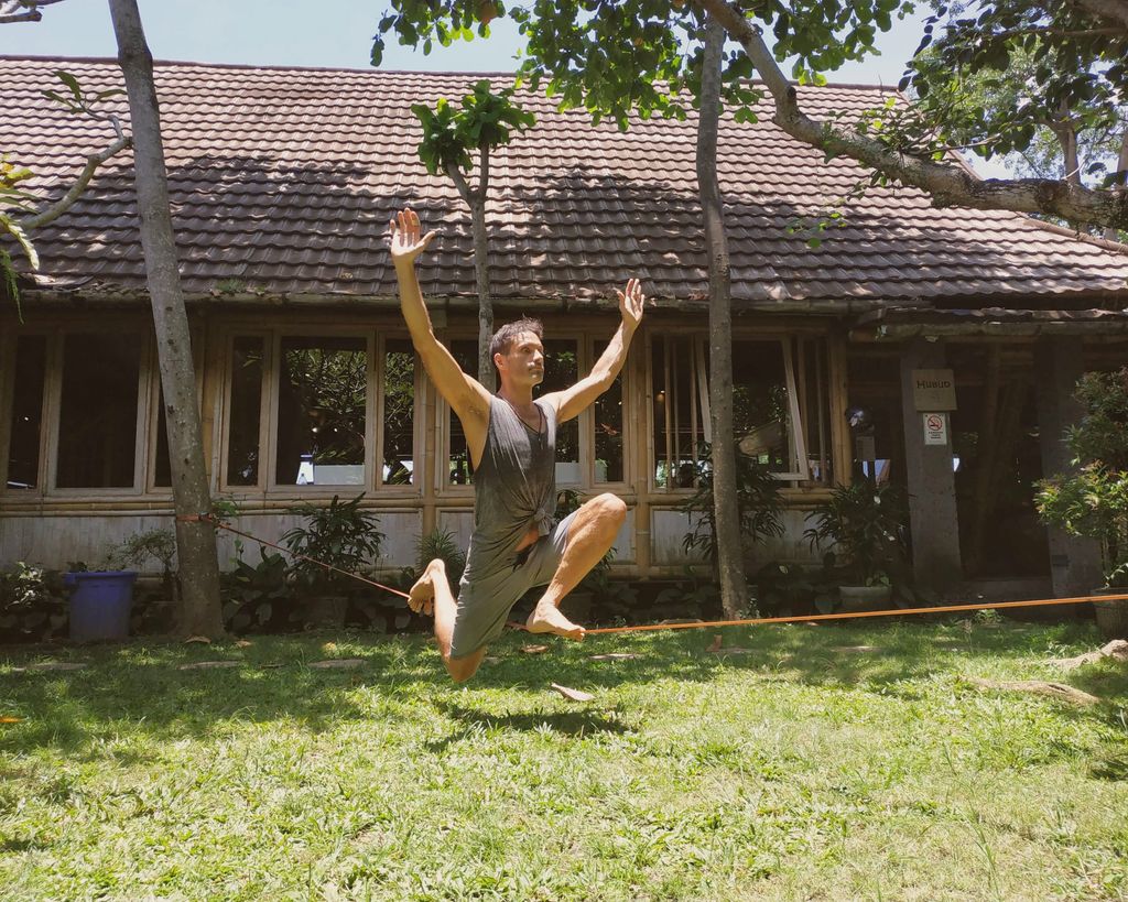 Our daily life is never the same here at Hubud. Whilst trying to balance work and fun, we ended up slacklining last week with Rhodo!

Looks fun? Just wait for what we will have next!