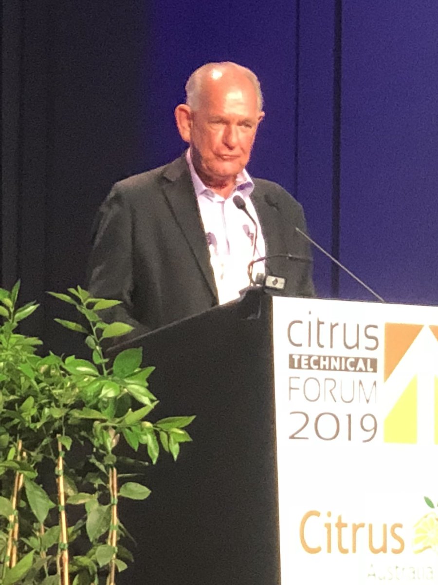 shineempower's tweet photo. We look to new technologies all the time to make us more efficient growers-is there anything more important than water, one of our most valuable resources- Nutrano irrigation specialist Peter Shares his knowledge @CitrusAustralia #CItrusTech19 @Nutrano_Produce #citrusmatters https://t.co/L9LbuhOS34