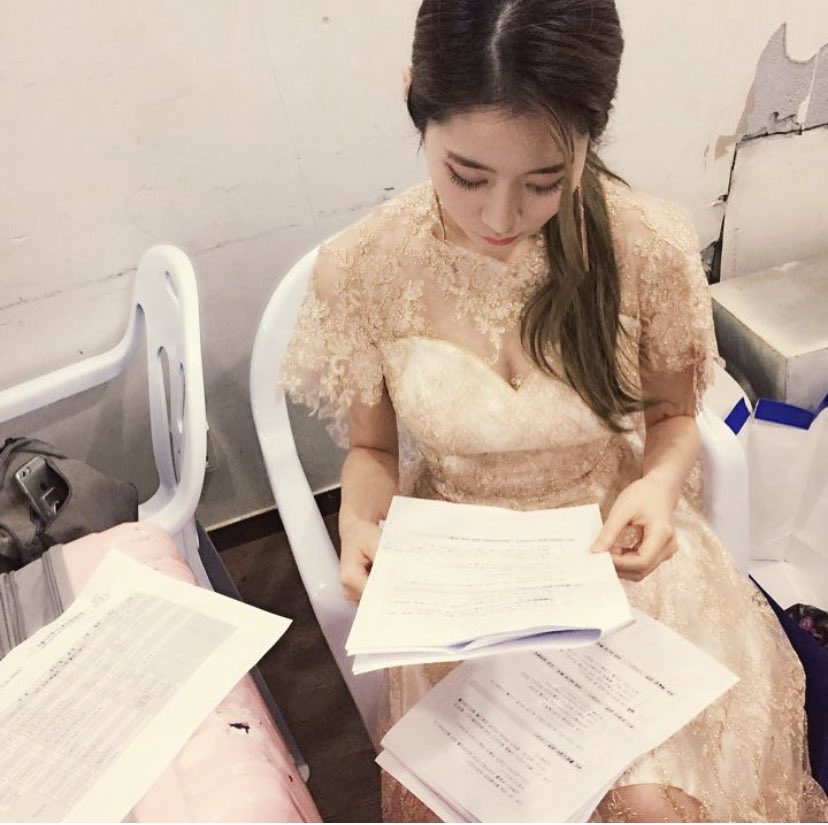 allblackpink205's tweet photo. พูดแบบ ไม่ชิป คือไลฟ์สไตล์ คือไปทางทิศเดียวกัน ฝ่ายลูกชายลิส ค่อนข้างชอบคนน่ารัก เป็นผู้ใหญ่ ดูแลลิสได้ ฝ่ายคนพี่ ชอบคนร้องแร็ปเก่ง ชอบถ่ายรูป ชอบศิลปะ  เออออ  #ทั้งหมดทั้งมวลคือกูชิป พี่เค้าก็สวยน่ารัก เล่นกีตาร์ได้ทำกับข้าวได้ ไปคะไปเดทกัน #lichahee #lischahee  🌈🌈🚢🚣‍♀️🚣‍♀️🌻🦋🦋 https://t.co/mrBz68kGaZ