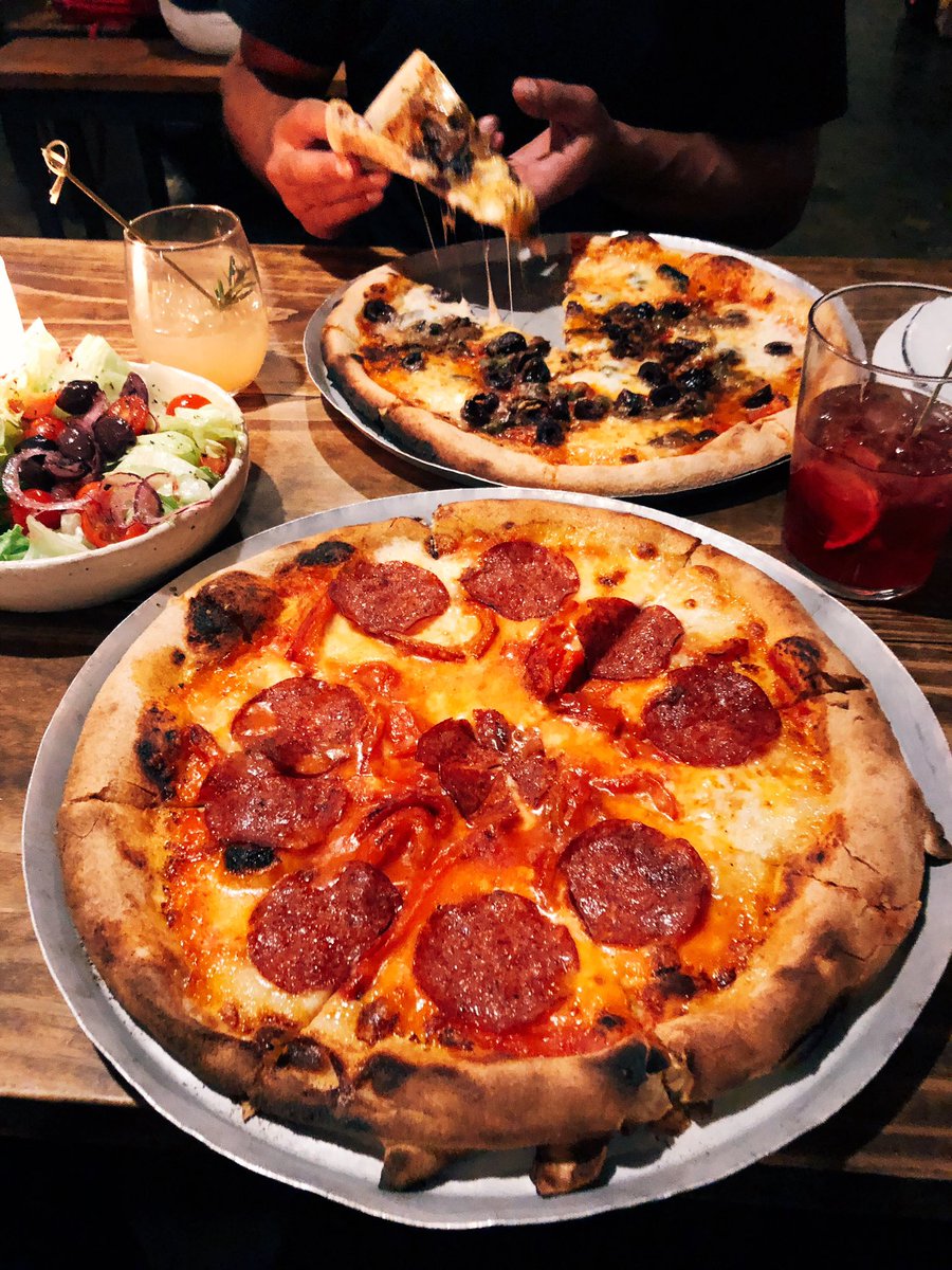 Join us on Wednesdays for 2 for 1 Pizza from 6pm - 7pm. 🙌🍕