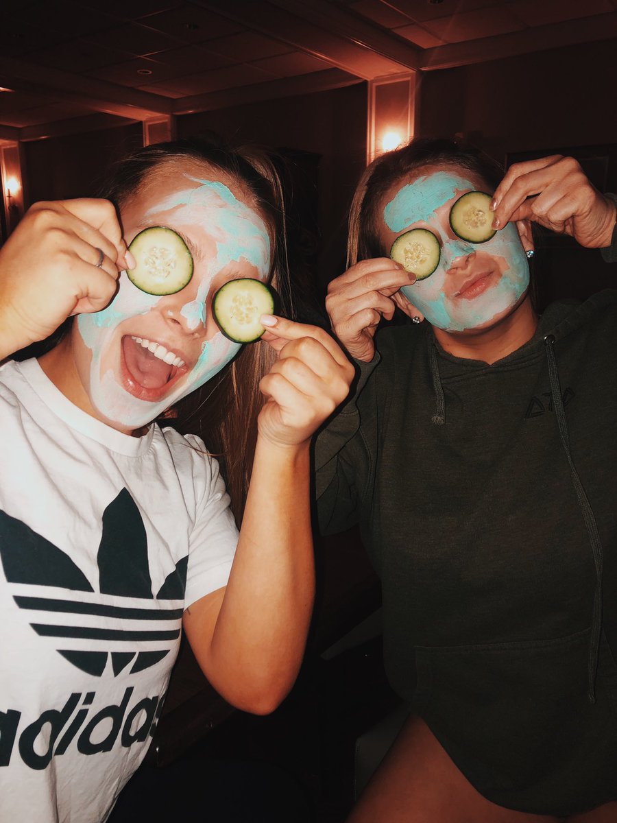 Tonight we had a spatacular sisterhood. 💕