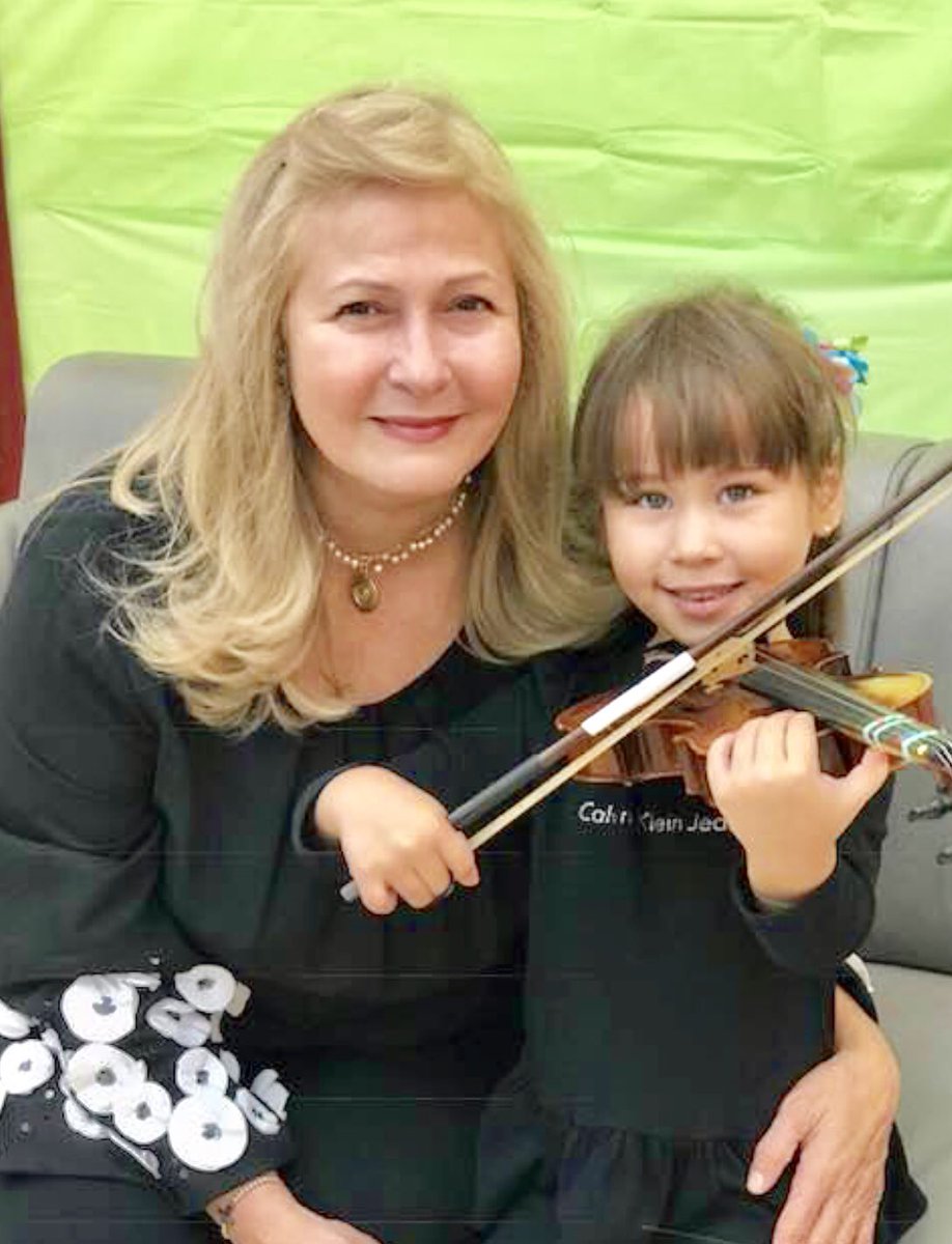 SIMANOF's tweet photo. Gente feliz ...músicos ..!!!
#yosoysimanof #alumnos #kids #simanof #miami #concierto #nonprofitorganitation #susansiman https://t.co/lRlitI9wbQ