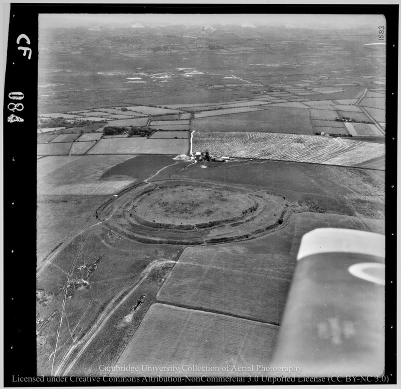 Durotrigesdig's tweet photo. Here’s an epic photo for #HillfortsWednesday of the mutivallate Castle an Dinas #Cornwall taken on the morning of 16 June 1949; one of the many stunning #CUCAP air photos now made freely available by the wonderful @CamDigLib @theUL @Cambridge_Uni

https://t.co/wmh2EgRbJ2 https://t.co/Kae17eUfJT