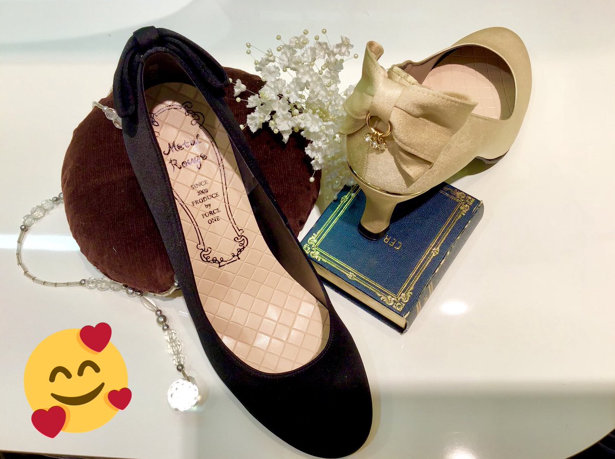 magia_mano's tweet photo. 大人気のパンプス今期も入荷致しました👏😍
リボンと揺れるキラキラが可愛いポイント💕💕💕💕💕💕💕💕ヒールの高さは6.5㎝と歩きやすい高さです👠
お仕事用、パーティ用と幅広く活躍してくれるパンプスです😉是非アトレ大森マージアにてお試しください✨✨
¥5900+tax
#atre #FLAGJ #オシャレ #可愛い https://t.co/ddNF5tNh2J