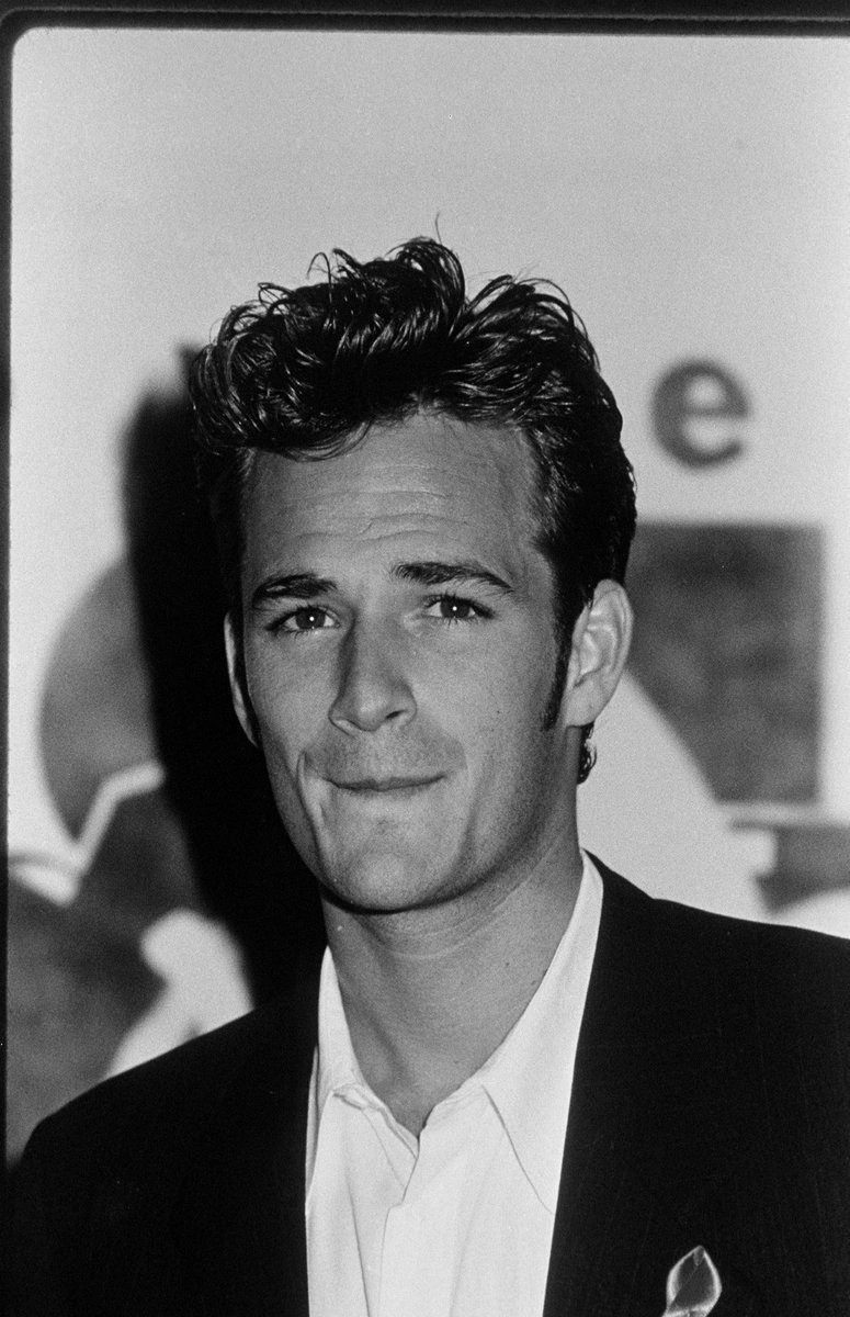 voguemagazine's tweet photo. In memory of Luke Perry: https://t.co/cXqsIlXq0B https://t.co/RD5XrygIXg