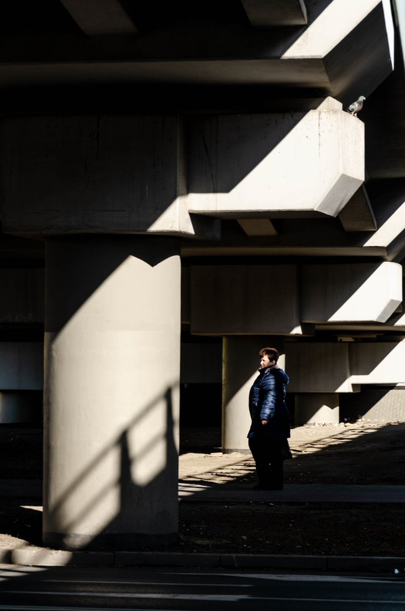 Stalowa Wola #streetphotography #photography #fotografiauliczna #fotografia #documentaryphotography #streetphoto #Streetportrait #shadows #lights #human