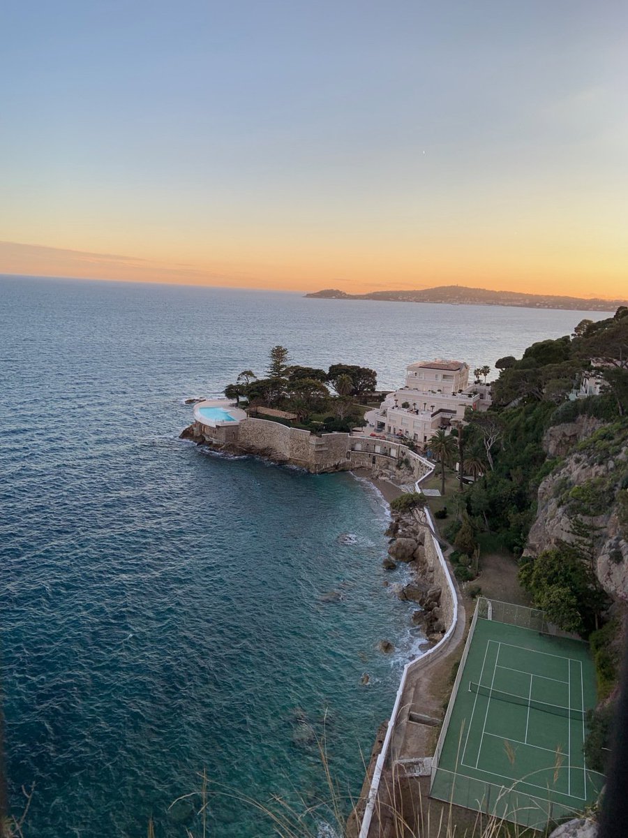 K_Hin's tweet photo. Picture of the Day: Hotel du Cap Estel during the off season, secluded magic! https://t.co/KCfodE08tG https://t.co/RzLJ3qLj9V