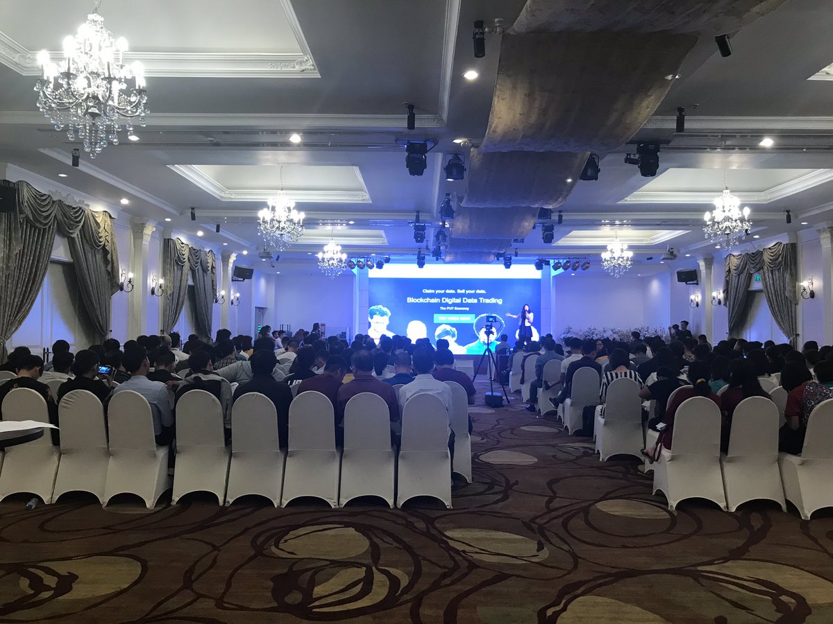 VerenaNg3's tweet photo. Are you interested in Vietnam Blockchain Landscape? Come to Bigcoinvietnam <3
#VBC2019 #Bigcoinvietnam #BlockConfex #BlockchainTechnology https://t.co/cezl7BFzFU