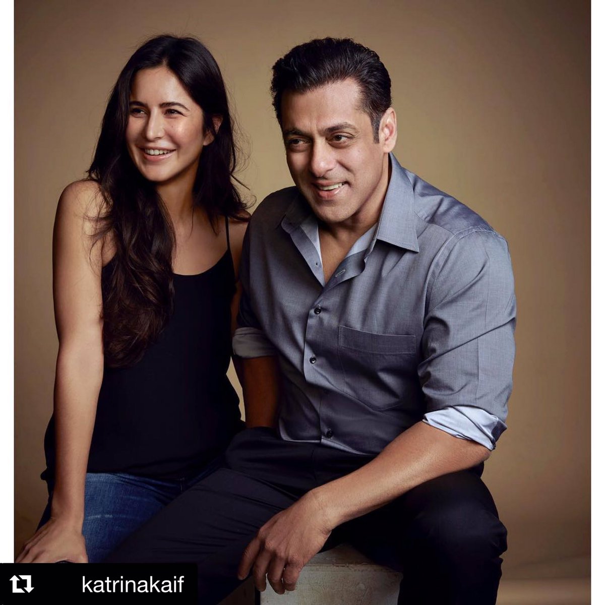 BeingSalmanKhan's tweet photo. And its a wrap for #Bharat
@aliabbaszafar #katrinakaif @atulreellife #AlviraAgnihotri @WhoSunilGrover @DishPatani #Tabu @Bharat_TheFilm https://t.co/bC346HQexs