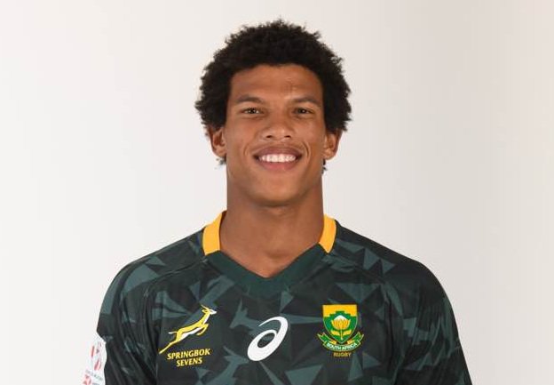BlitzBokke's tweet photo. Kurt-Lee Arendse, who recently made history by scoring @UWCSport 's 1st-ever @varsitycup try, was so excited about his @CanadaSevens call-up, that he had to call on teammate &amp; fellow-traveller Zain Davids to help him pack his travel bag.

By: @WynonaLouw 

https://t.co/1fBRQZ6OZ8 https://t.co/1vd9Y7F1hd