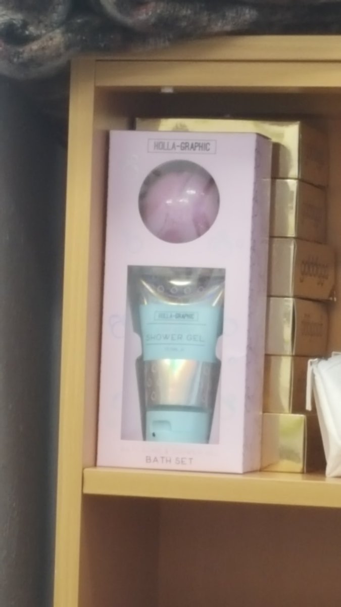 Jessii_VeeLove's tweet photo. @nailogical  at my usual therapy session and i saw this 😭😭😭 https://t.co/XNVQpRxjy4
